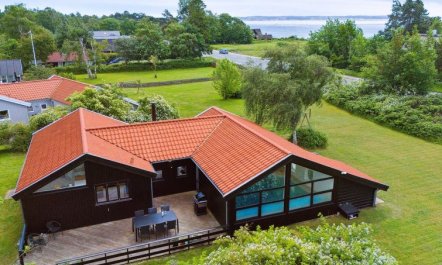 'Hermund' - 100m from the sea