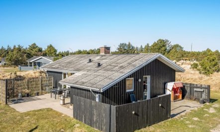 'Sinikka' - 900m from the sea