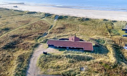 'Jaana' - 10m from the sea 4