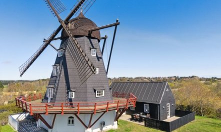 'Fania' - 500m from the sea