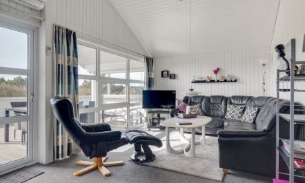 'Esir' - 800m from the sea 2