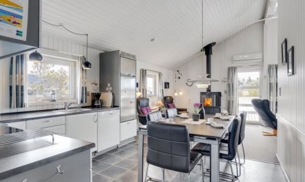 'Esir' - 800m from the sea 1