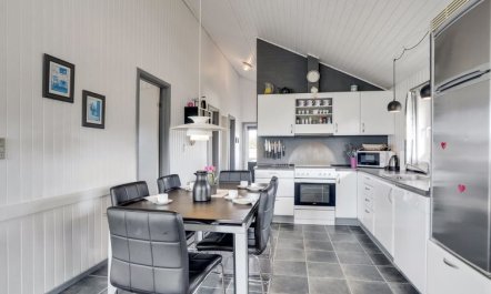 'Esir' - 800m from the sea 6