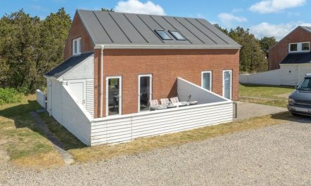 'Anouk' - 1.7km from the sea