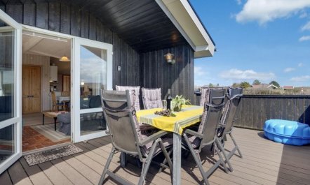 'Elmine' - 700m from the sea