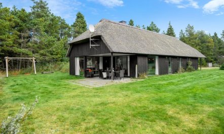 'Dix' - 900m from the sea 2