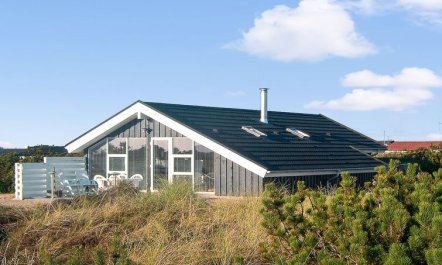 'Laurentia' - 800m from the sea