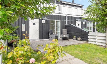 'Venild' - 5m from the sea