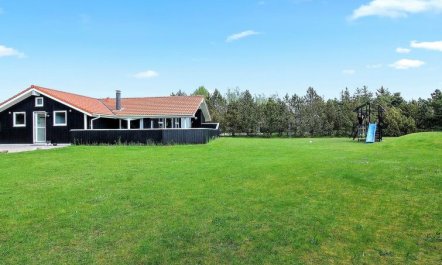 'Stense' - 900m from the sea 2