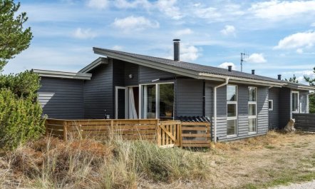 'Floria' - 1.4km from the sea