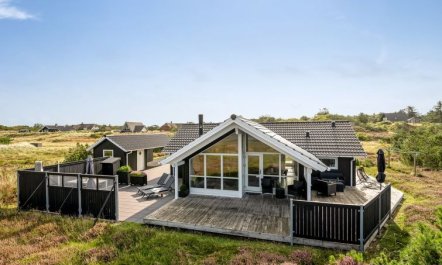 'Christan' - 1.2km from the sea