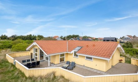 'Skev' - 200m to the fjord