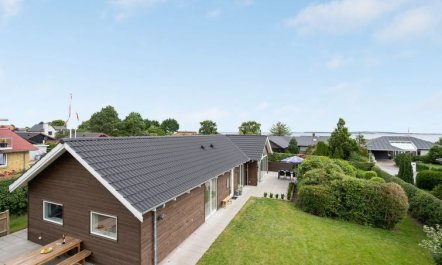 'Regni' - 300m to the fjord