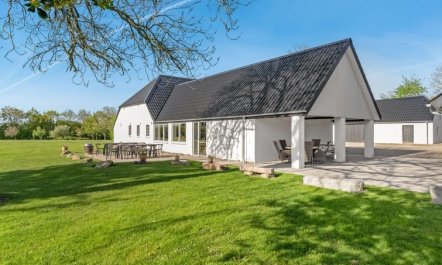 'Kara' - 100m to the fjord