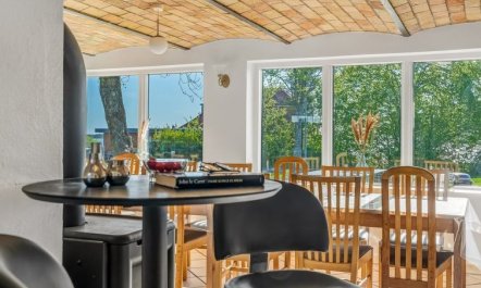 'Kara' - 100m to the fjord 6