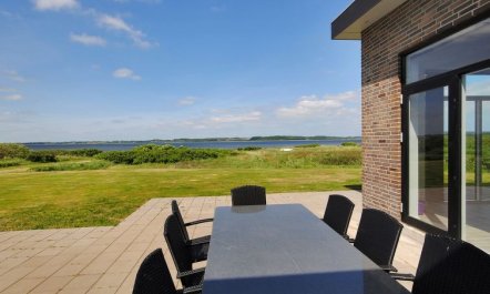 'Eloise' - 50m to the fjord