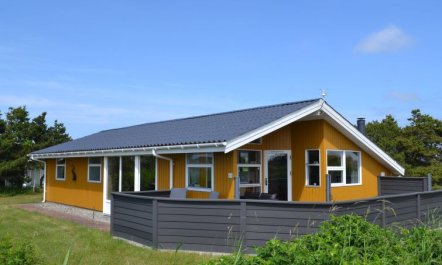 'Elsbeth' - 500m from the sea