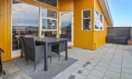 'Elsbeth' - 500m from the sea 2