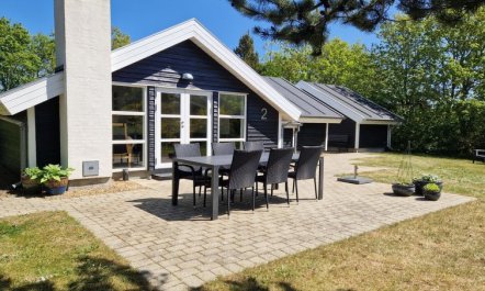 'Matthis' - 500m to the fjord