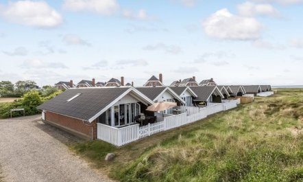 'Rohan' - 2.2km from the sea