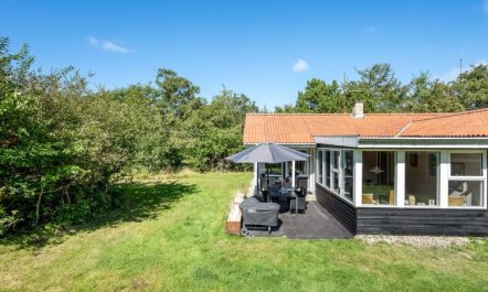 'Yall' - 1km from the sea 3