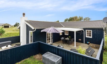 'Swana' - 550m from the sea