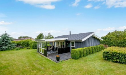 'Anelise' - 800m to the fjord