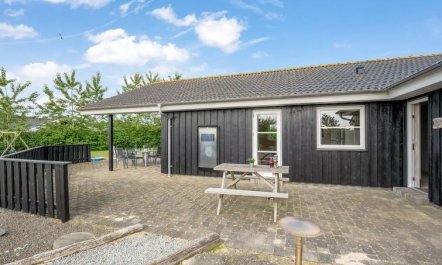 'Saara' - 700m to the fjord 2