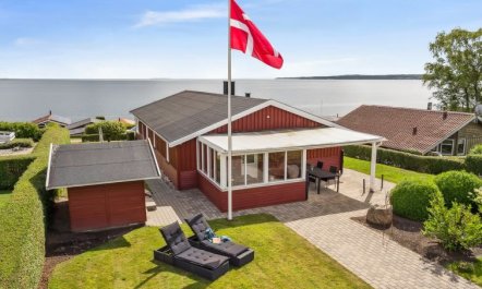 'Fani' - 150m from the sea