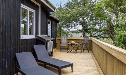 'Ulrich' - 500m from the sea