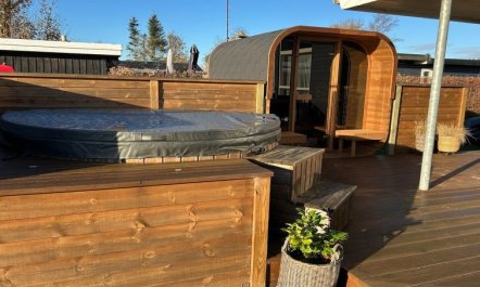 'Nine' - 200m from the sea 3