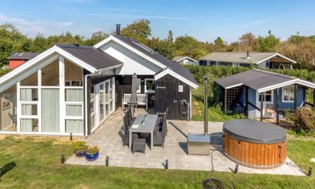 'Gudmundine' - 350m to the fjord