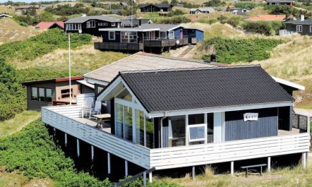 'Ute' - 200m from the sea