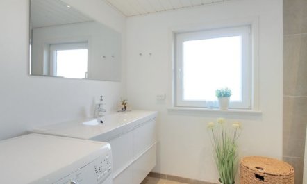 'Ute' - 200m from the sea 6