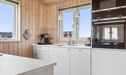 'Fiona' - 800m from the sea 3