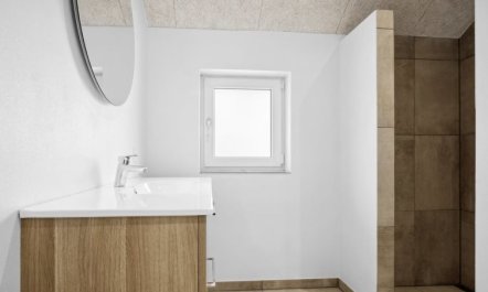 'Botulf' - 3.8km from the sea 5