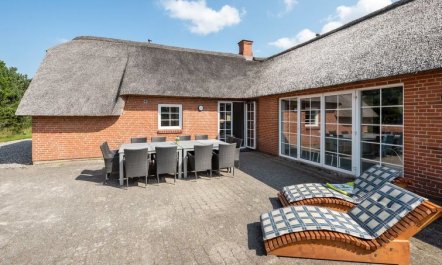 'Aane' - 1.8km from the sea