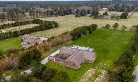 'Aane' - 1.8km from the sea 6