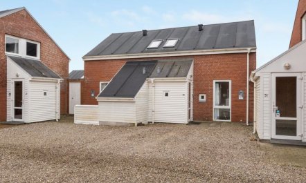 'Paula' - 2.3km from the sea