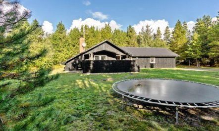 'Jul' - 900m from the sea 7