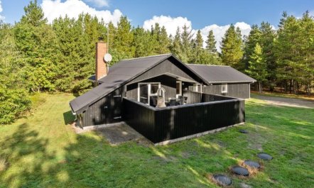 'Jul' - 900m from the sea 5