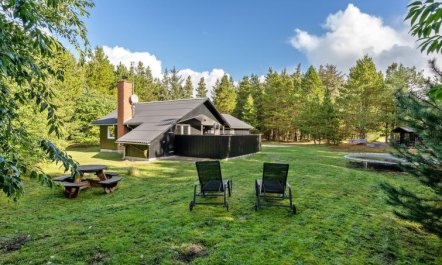 'Jul' - 900m from the sea 4