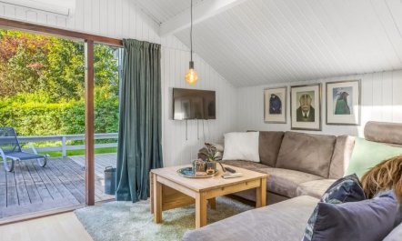 'Ung' - 30km from the sea 1