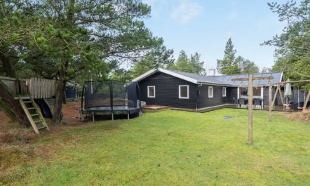 'Solgunn' - 900m from the sea