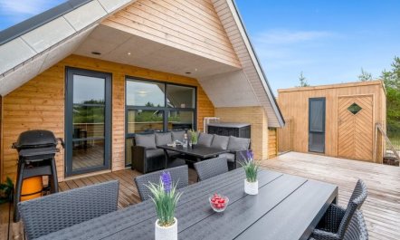 'Thorid' - 800m from the sea 6