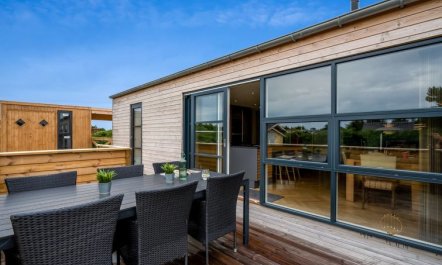 'Thorid' - 800m from the sea 1