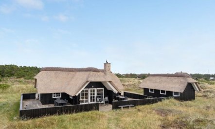 'Kajin' - 200m from the sea