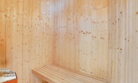 'Allin' - 1km from the sea 7