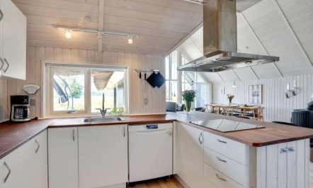 'Allin' - 1km from the sea 5