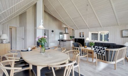 'Allin' - 1km from the sea 4